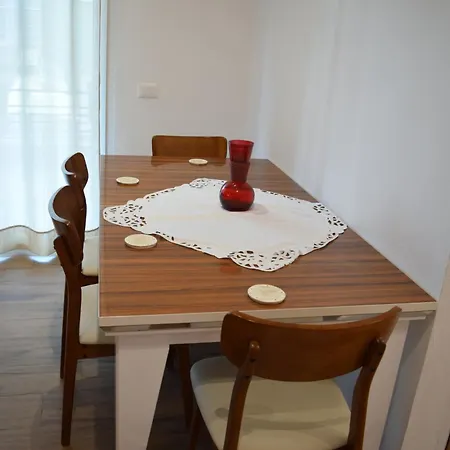 Chronos Golem, Casa vacanze