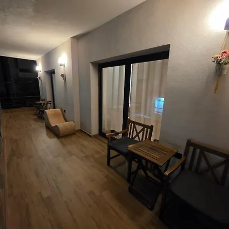 Chronos Golem, Casa vacanze