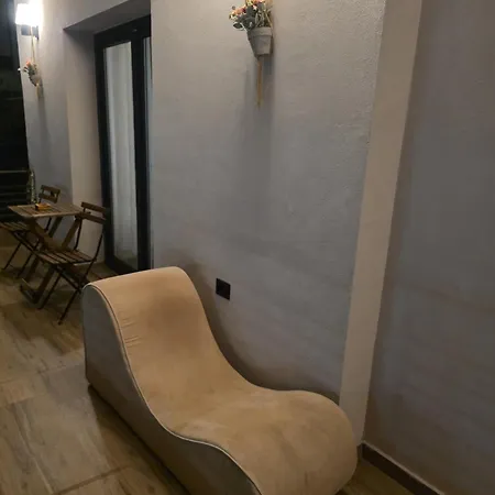 Chronos Golem, Casa vacanze